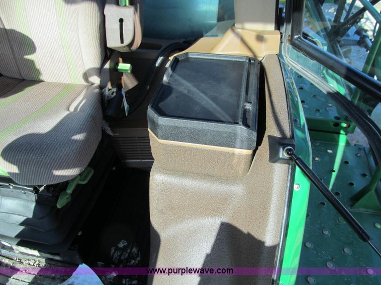 image for item D7138 2010 John Deere 4930 self-propelled sprayer