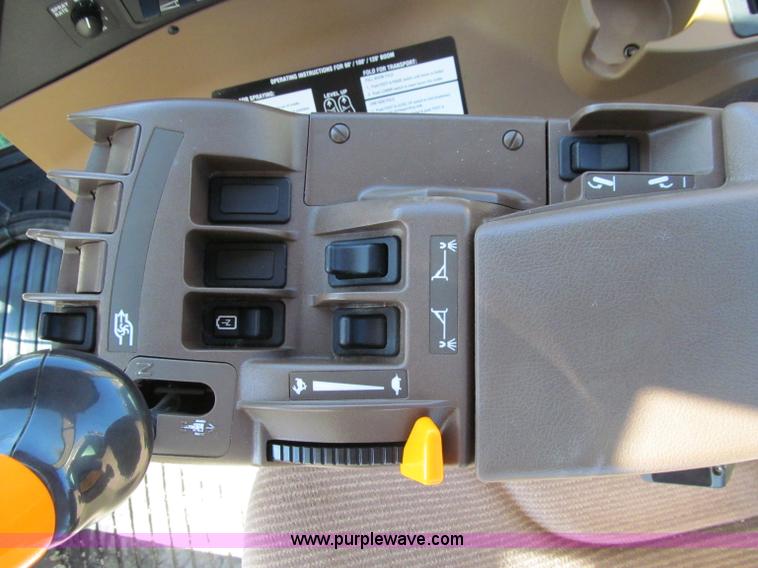 image for item D7138 2010 John Deere 4930 self-propelled sprayer