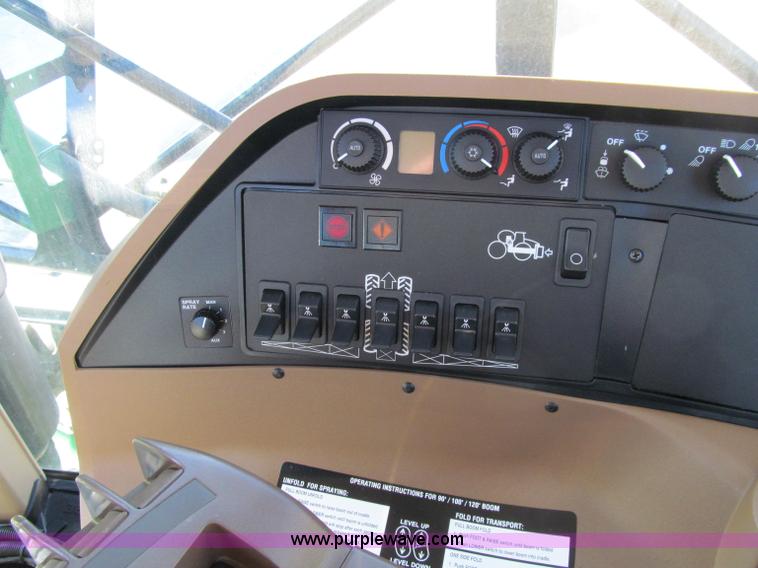 image for item D7138 2010 John Deere 4930 self-propelled sprayer