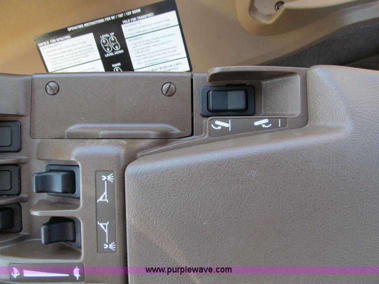 image for item D7138 2010 John Deere 4930 self-propelled sprayer