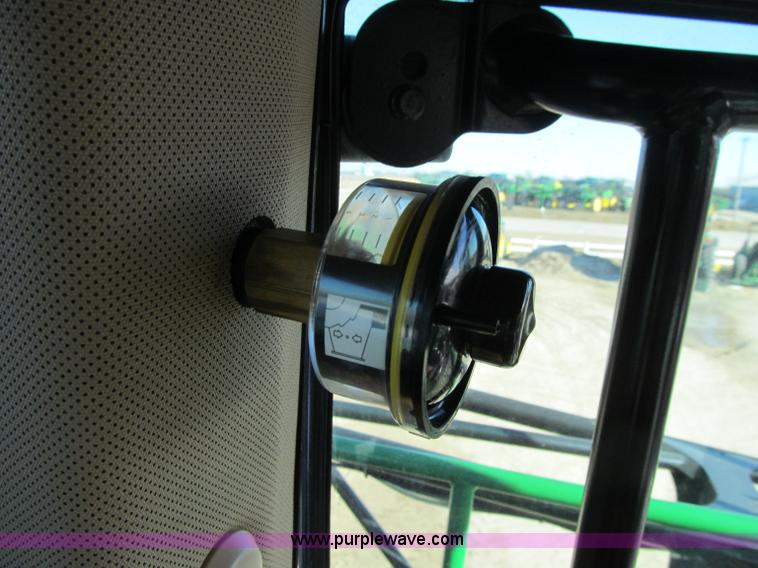 image for item D7138 2010 John Deere 4930 self-propelled sprayer