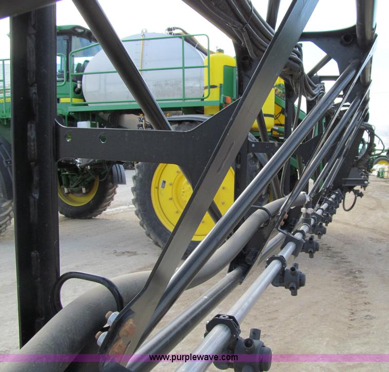 image for item D7138 2010 John Deere 4930 self-propelled sprayer