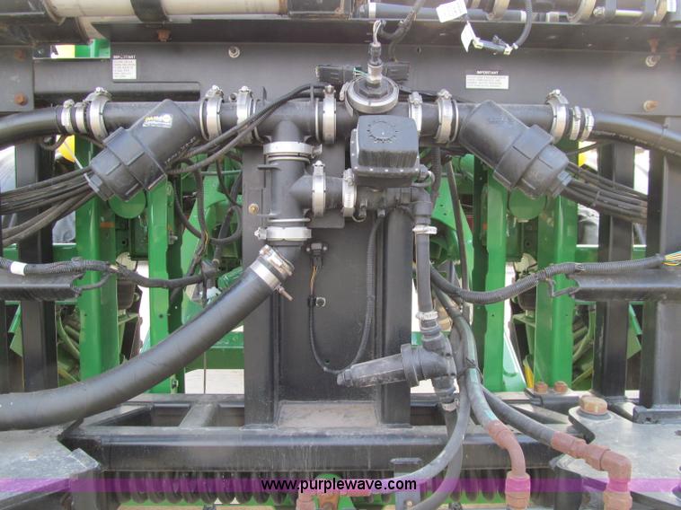 image for item D7138 2010 John Deere 4930 self-propelled sprayer