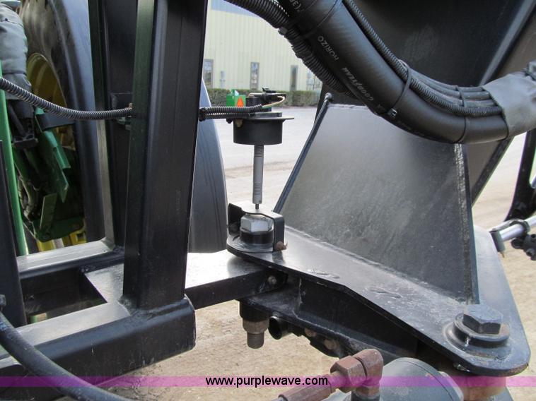 image for item D7138 2010 John Deere 4930 self-propelled sprayer