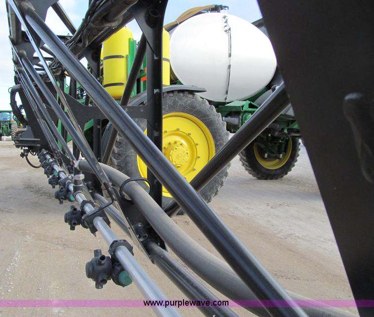 image for item D7138 2010 John Deere 4930 self-propelled sprayer