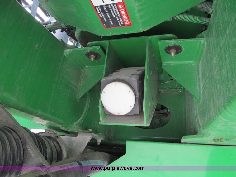 image for item D7138 2010 John Deere 4930 self-propelled sprayer