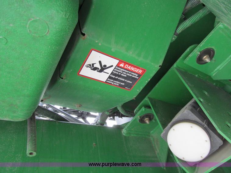image for item D7138 2010 John Deere 4930 self-propelled sprayer