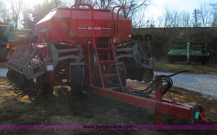 image for item D7141 2004 Hiniker 4836 air seeder