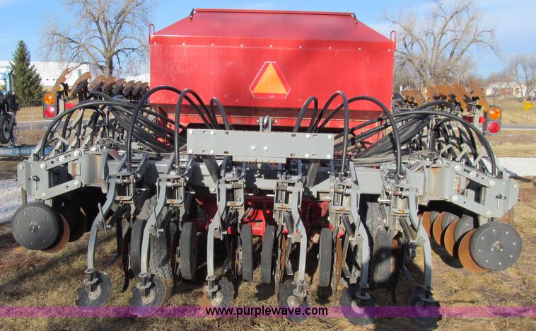 image for item D7141 2004 Hiniker 4836 air seeder