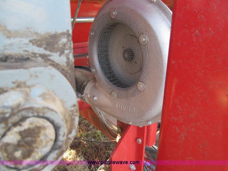 image for item D7141 2004 Hiniker 4836 air seeder