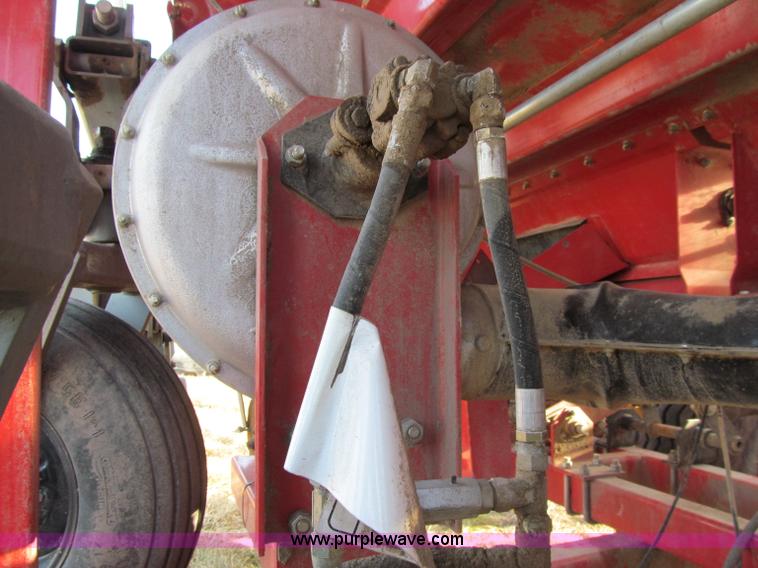 image for item D7141 2004 Hiniker 4836 air seeder
