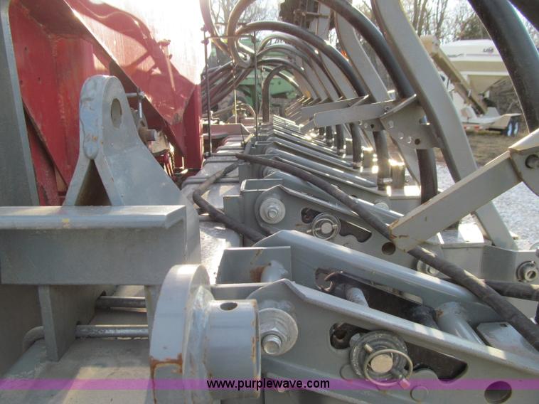 image for item D7141 2004 Hiniker 4836 air seeder