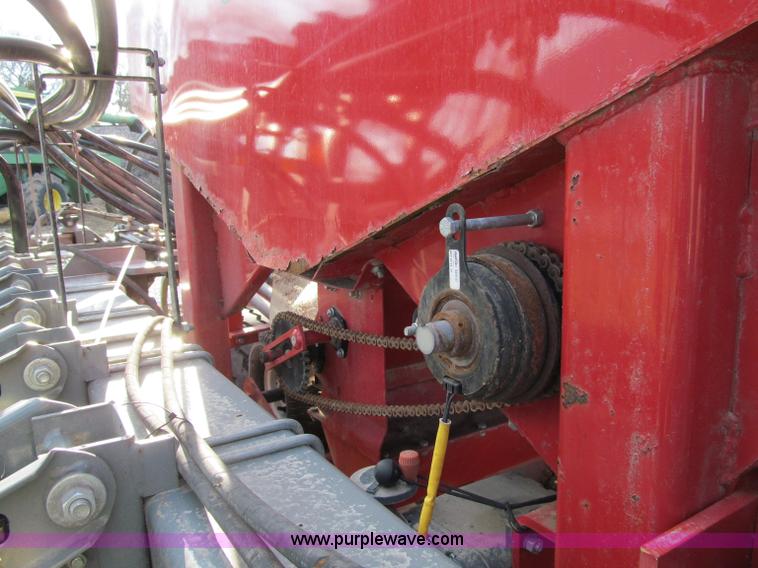 image for item D7141 2004 Hiniker 4836 air seeder