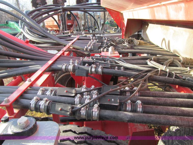 image for item D7141 2004 Hiniker 4836 air seeder