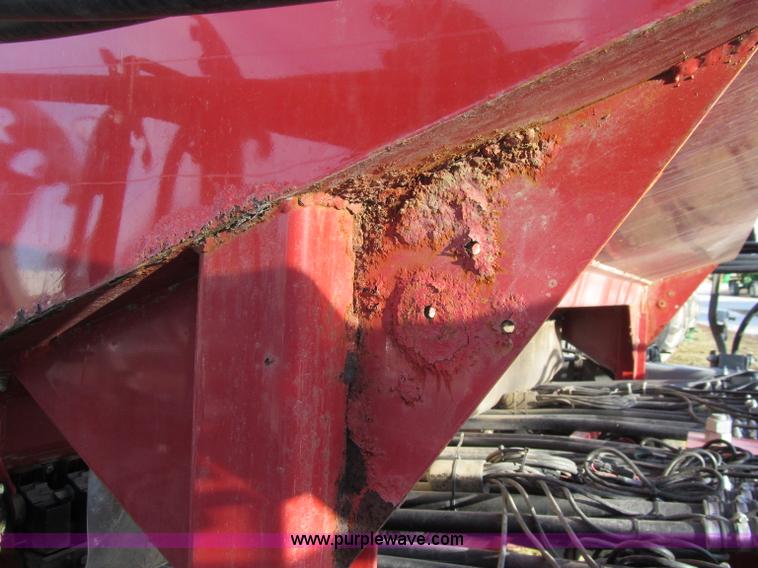 image for item D7141 2004 Hiniker 4836 air seeder