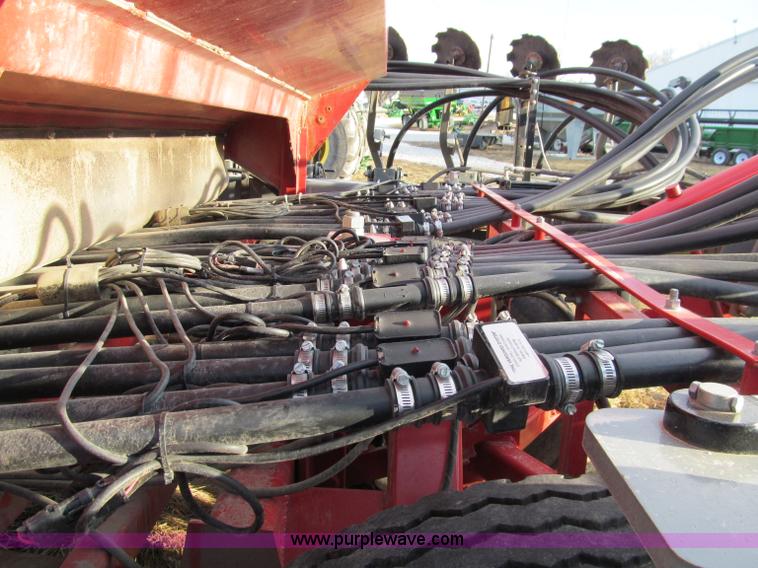 image for item D7141 2004 Hiniker 4836 air seeder