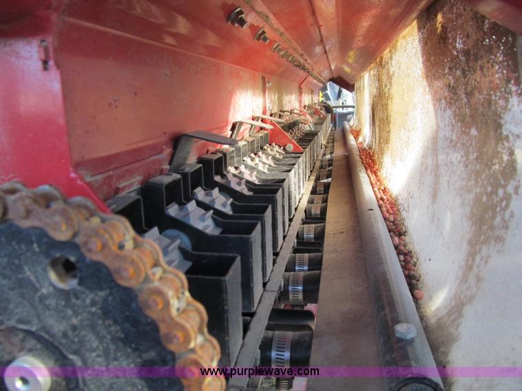 image for item D7141 2004 Hiniker 4836 air seeder