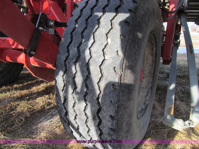 image for item D7141 2004 Hiniker 4836 air seeder