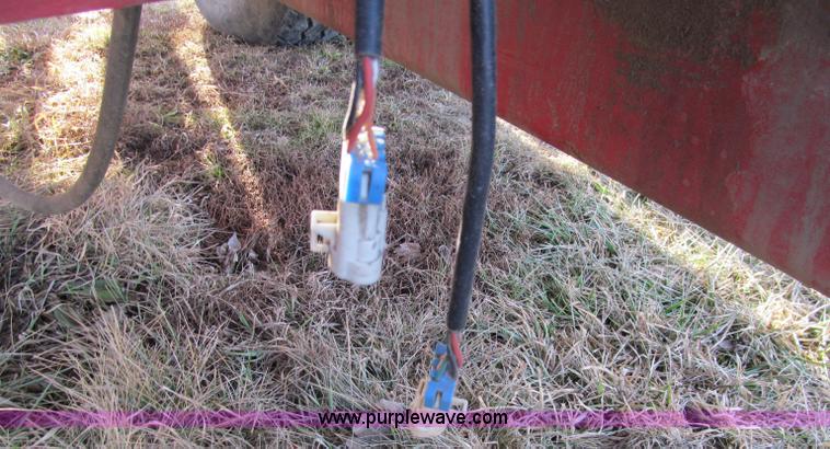 image for item D7141 2004 Hiniker 4836 air seeder