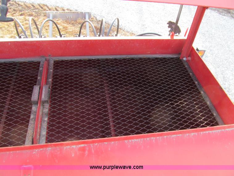 image for item D7141 2004 Hiniker 4836 air seeder