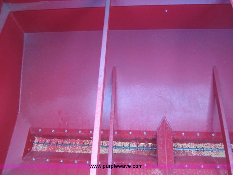 image for item D7141 2004 Hiniker 4836 air seeder