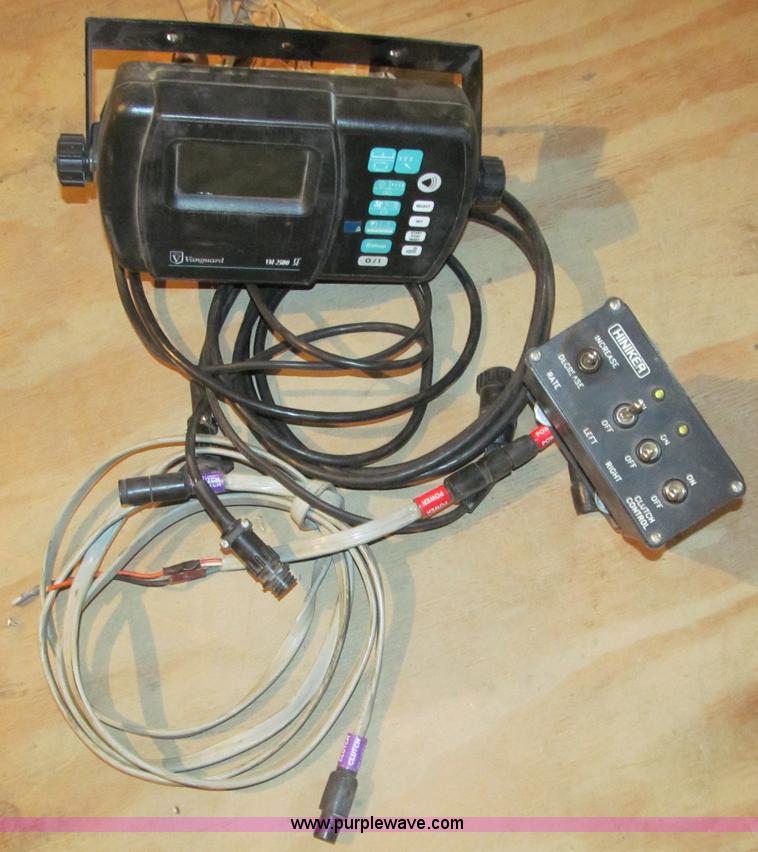 image for item D7141 2004 Hiniker 4836 air seeder