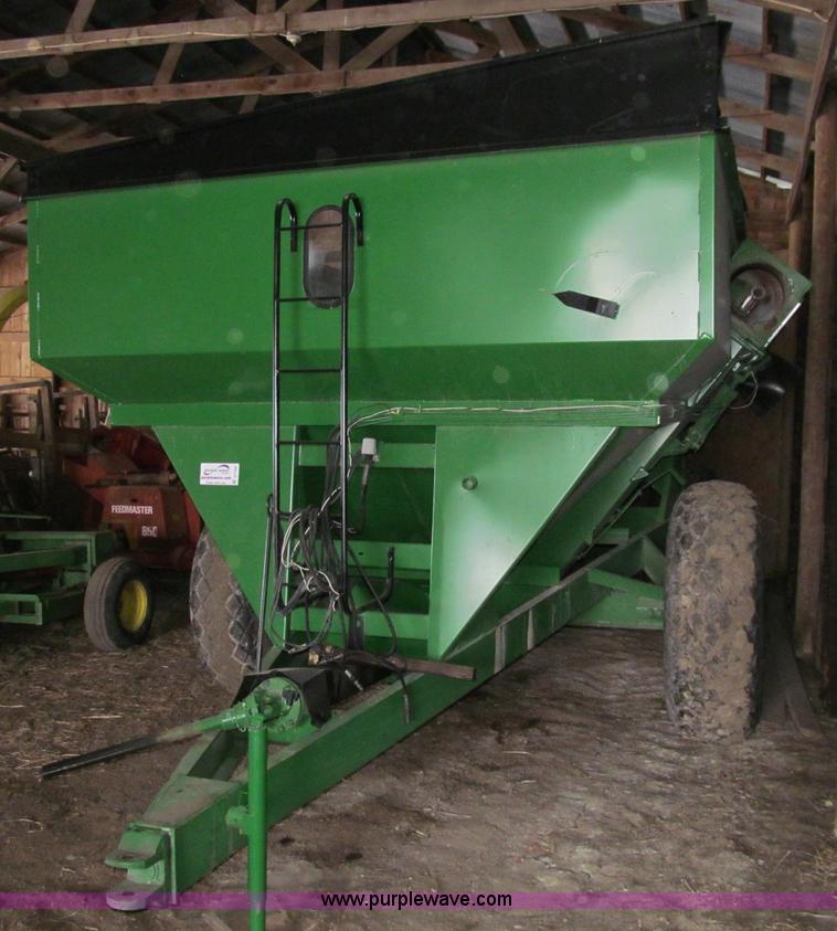 image for item D7143 Parker 450 grain cart