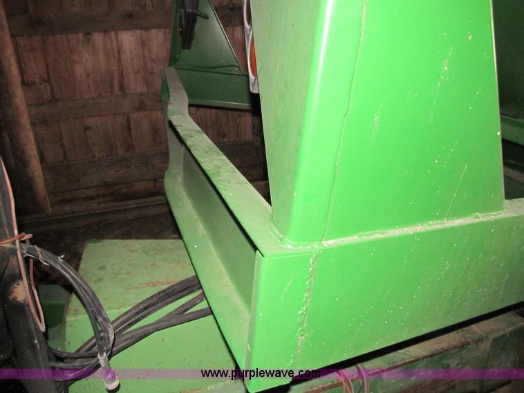 image for item D7143 Parker 450 grain cart