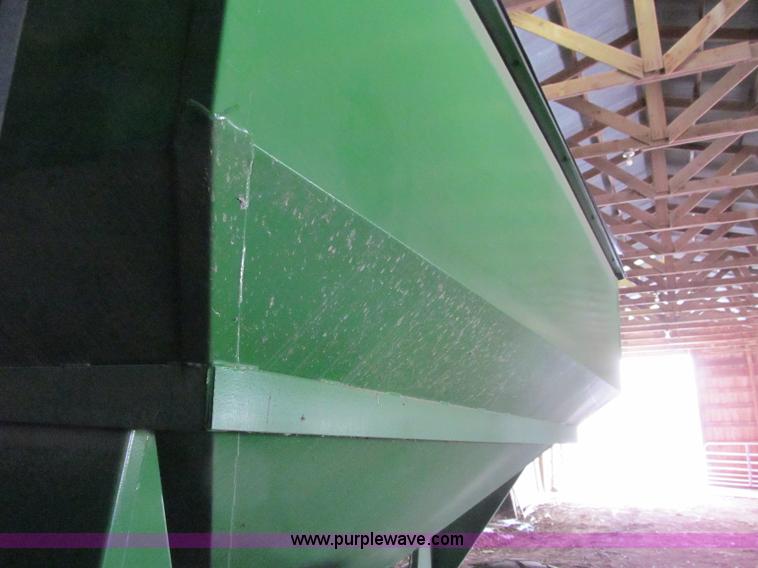 image for item D7143 Parker 450 grain cart