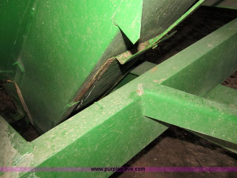 image for item D7143 Parker 450 grain cart