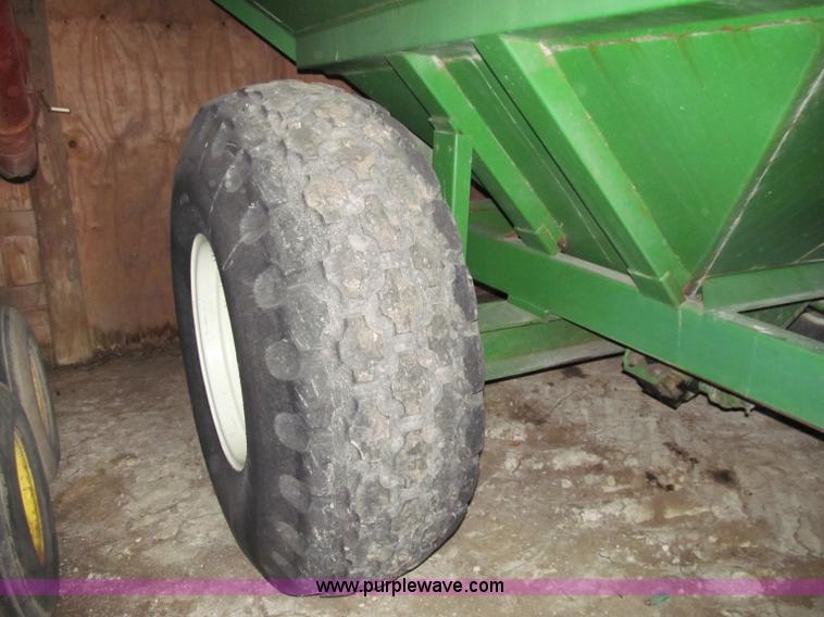 image for item D7144 Brent 420 grain cart