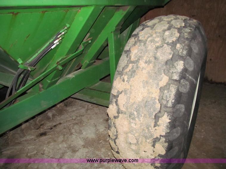 image for item D7144 Brent 420 grain cart