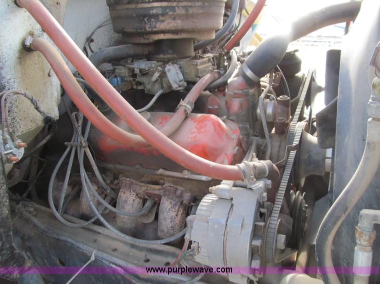 image for item D7147 1977 GMC 6500 grain truck