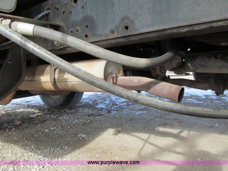 image for item D7147 1977 GMC 6500 grain truck