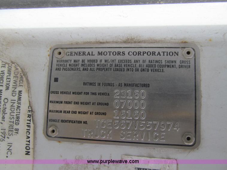 image for item D7147 1977 GMC 6500 grain truck