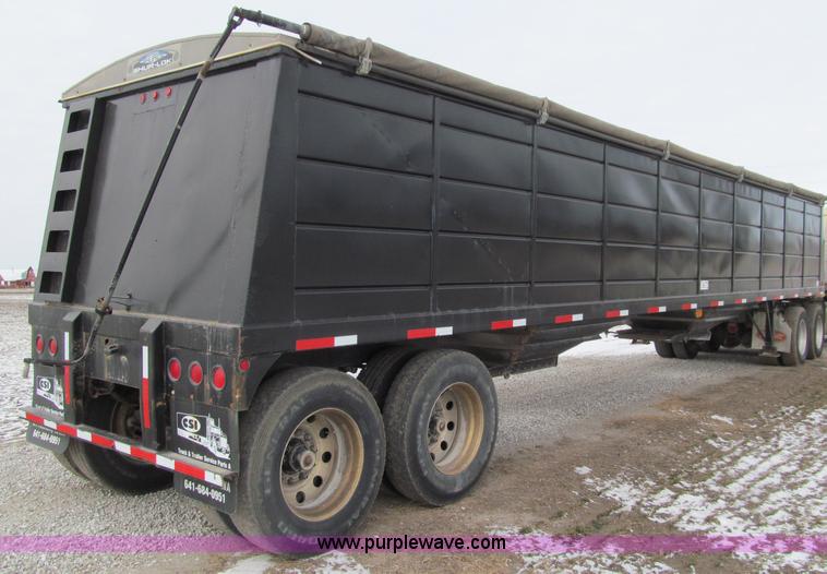 image for item D7151 2001 Maurer Manufacturing Inc. tandem axle grain trailer