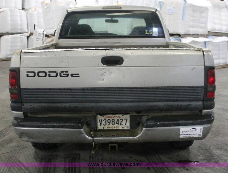 image for item E2562 1999 Dodge Ram 2500 Quad Cab pickup truck