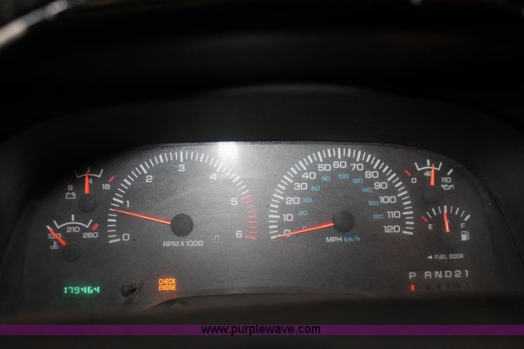 image for item E2562 1999 Dodge Ram 2500 Quad Cab pickup truck