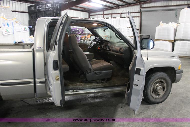image for item E2562 1999 Dodge Ram 2500 Quad Cab pickup truck