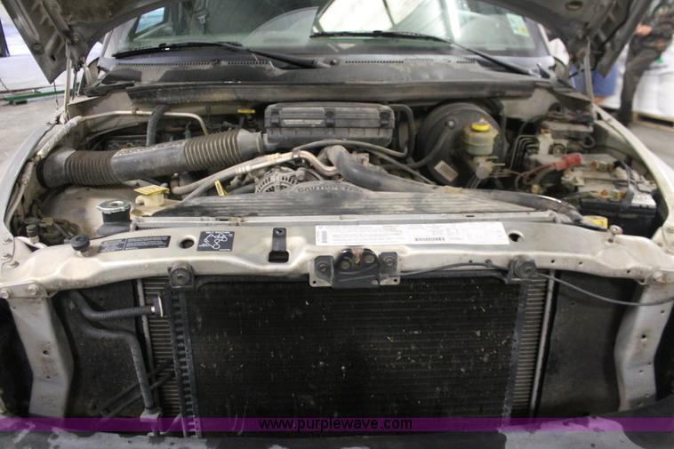 image for item E2562 1999 Dodge Ram 2500 Quad Cab pickup truck