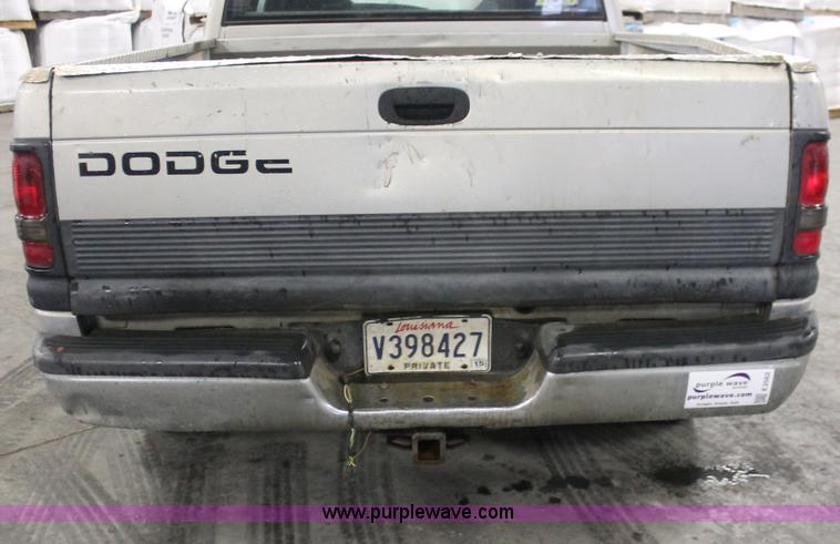 image for item E2562 1999 Dodge Ram 2500 Quad Cab pickup truck
