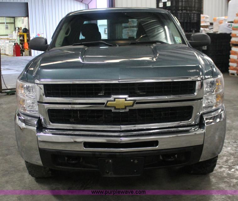 image for item E2563 2009 Chevrolet Silverado 2500HD LT Extended Cab pickup truck