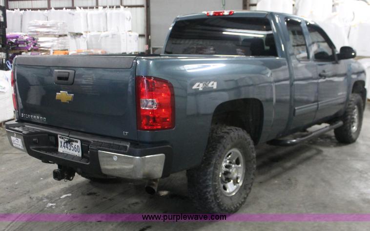 image for item E2563 2009 Chevrolet Silverado 2500HD LT Extended Cab pickup truck