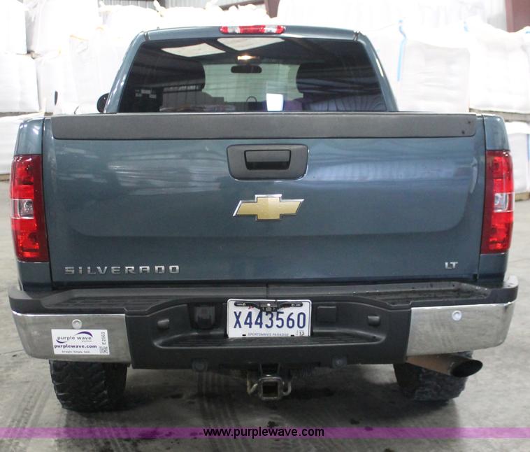 image for item E2563 2009 Chevrolet Silverado 2500HD LT Extended Cab pickup truck