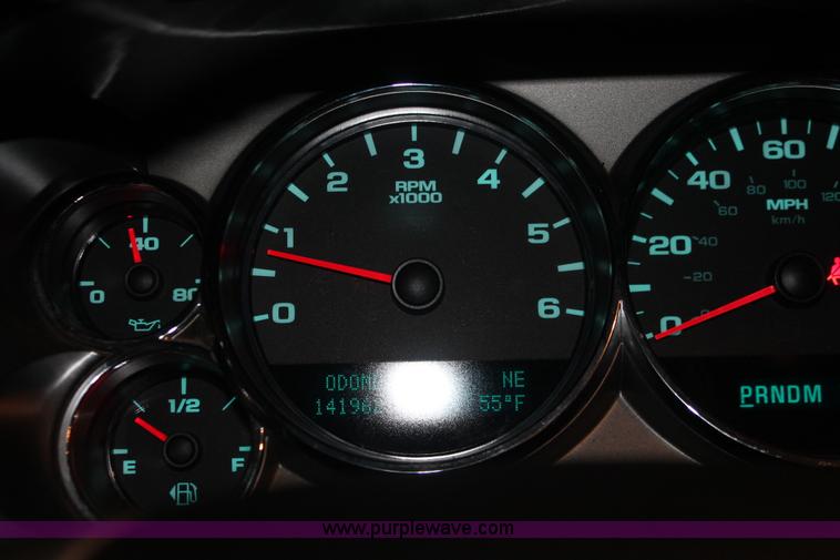 image for item E2563 2009 Chevrolet Silverado 2500HD LT Extended Cab pickup truck