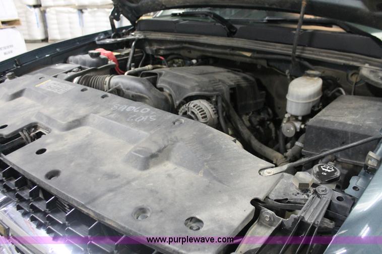 image for item E2563 2009 Chevrolet Silverado 2500HD LT Extended Cab pickup truck