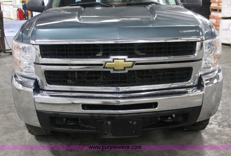 image for item E2563 2009 Chevrolet Silverado 2500HD LT Extended Cab pickup truck