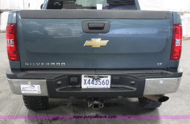 image for item E2563 2009 Chevrolet Silverado 2500HD LT Extended Cab pickup truck