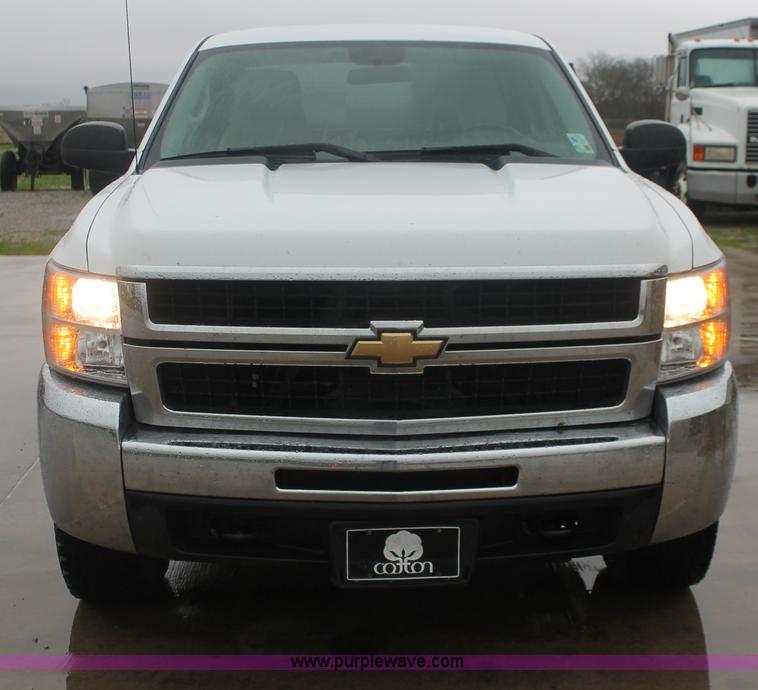 image for item E2564 2010 Chevrolet Silverado 2500HD LT Extended Cab pickup truck
