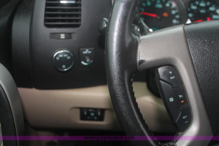 image for item E2564 2010 Chevrolet Silverado 2500HD LT Extended Cab pickup truck
